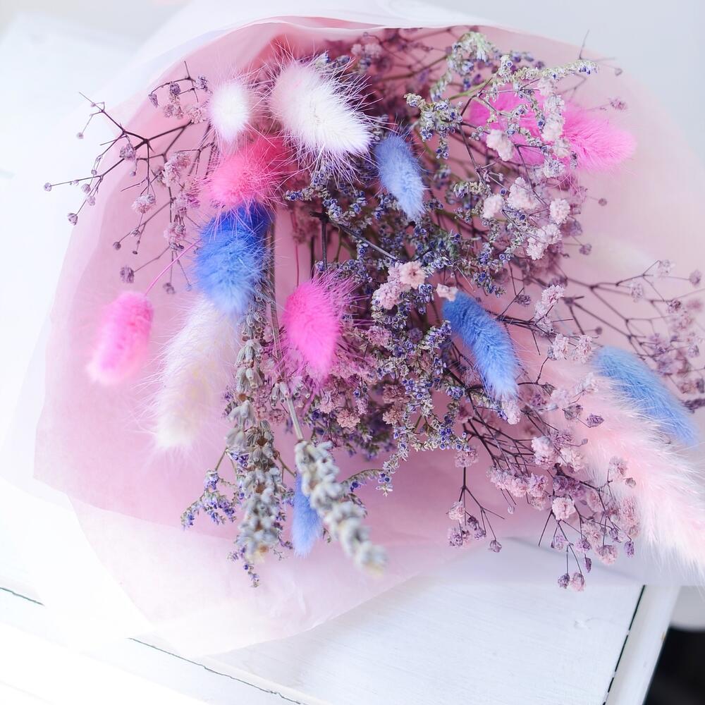 Яркий букет из сухоцветов с лагурусом Яркий букет из сухоцветов с лагурусом